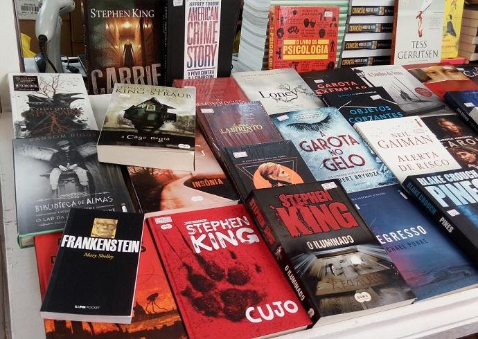 De "Frankenstein" a "Cujo", Feira do Livro tem destaques de suspense e terror nesta segunda