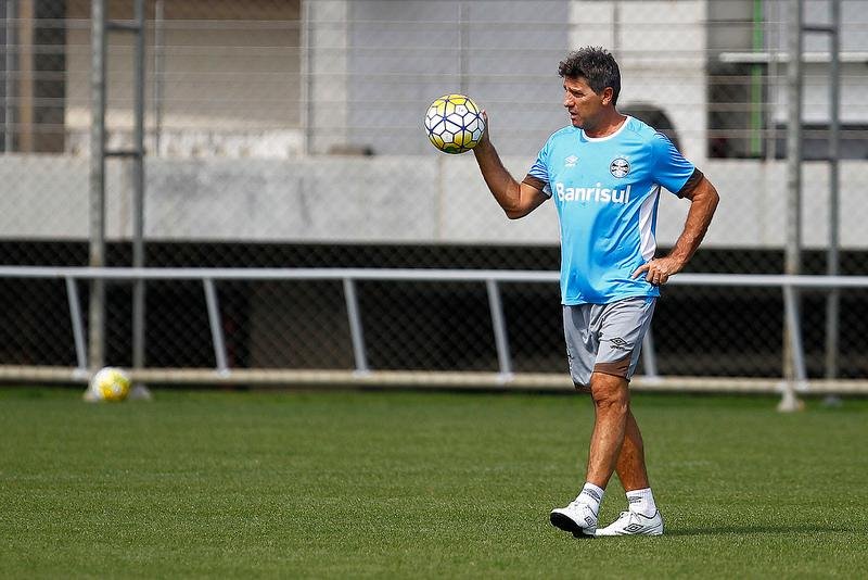 Renato quer evitar clima de &ldquo;oba-oba&rdquo; no Gr&ecirc;mio