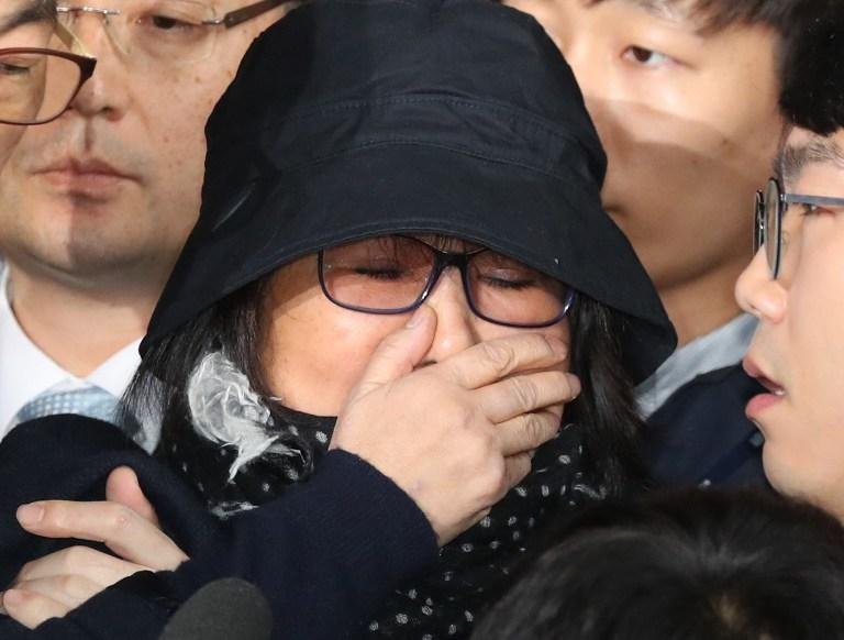 Choi Soon-Sil &eacute; suspeita de fraude e envolvimento em assuntos do Estado 