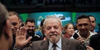 A universitários, Lula criticou desinteresse com a política