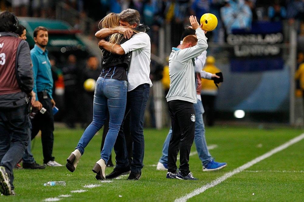 Filha de Renato ingressou no campo antes do fim da partida, relata &aacute;rbitro