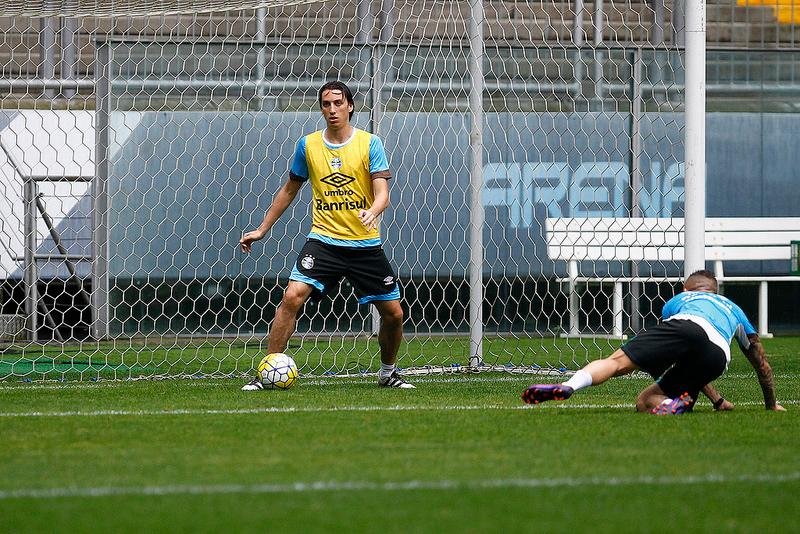 Geromel elogiou mudan&ccedil;as de Renato na defesa