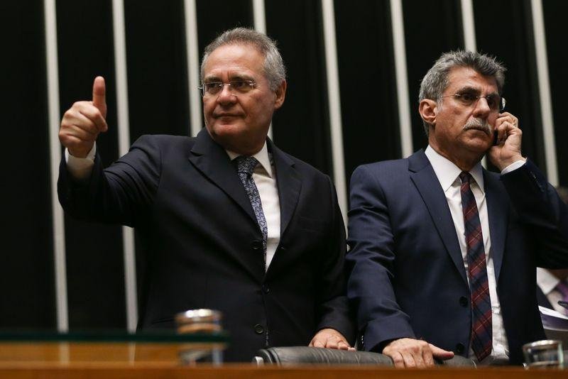 Senador volta a posto de destaque seis meses depois de aparecer em grava&ccedil;&atilde;o sobre "estancar sangria" da Lava Jato