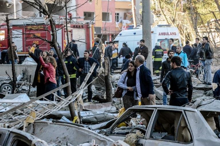 Governo suspeita que carro-bomba tenha sido utilizado por grupo separatista em Diyarbakir
