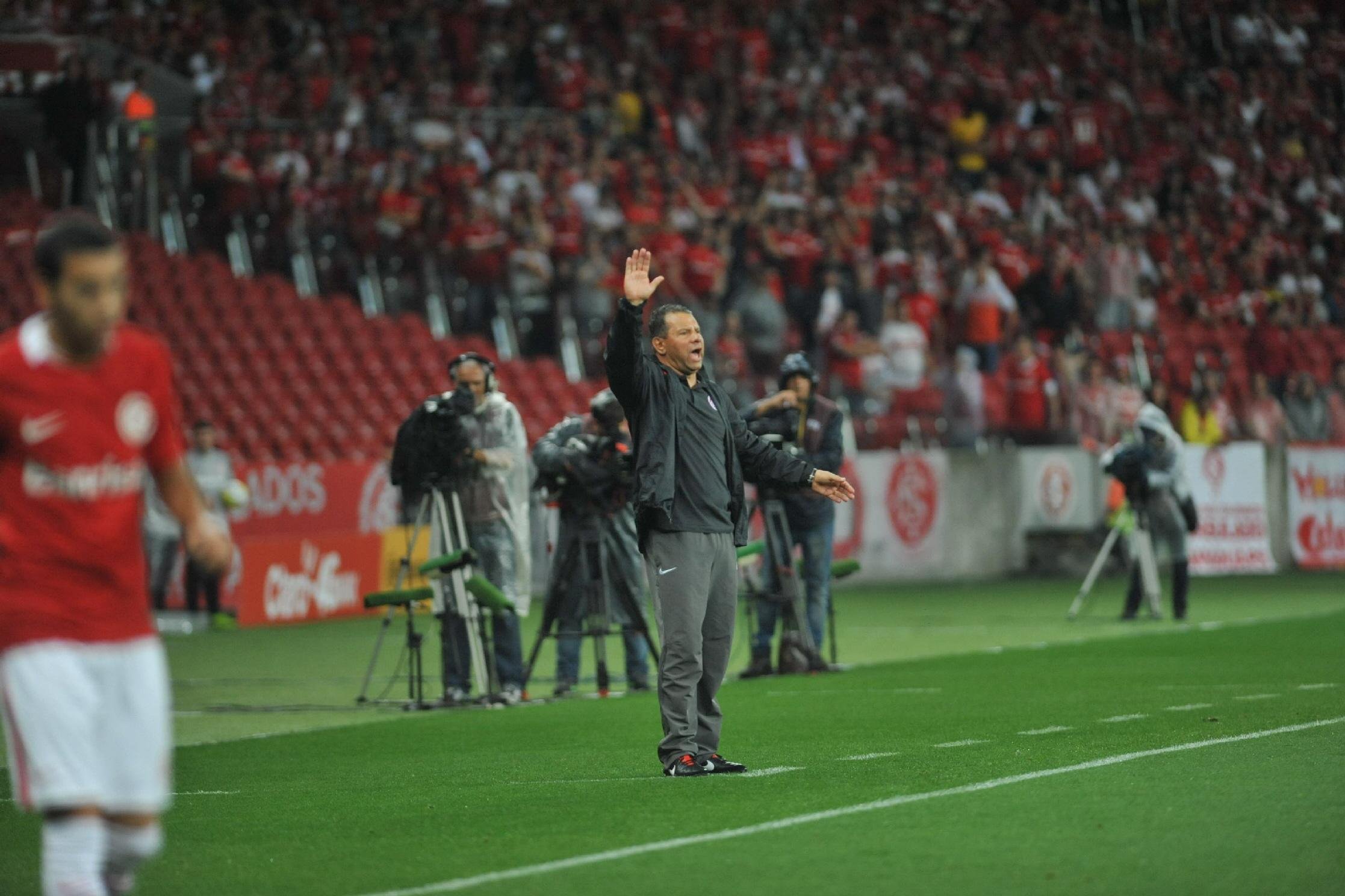 Inter n&atilde;o vence longe do Beira-Rio desde maio, quando t&eacute;cnico era Argel Fucks