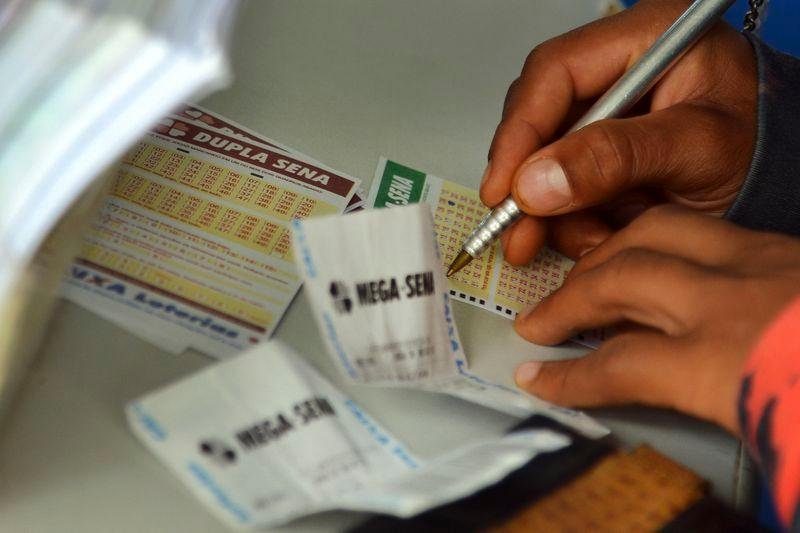 Mega-Sena acumula e pode pagar R$ 9 milh&otilde;es no pr&oacute;ximo sorteio