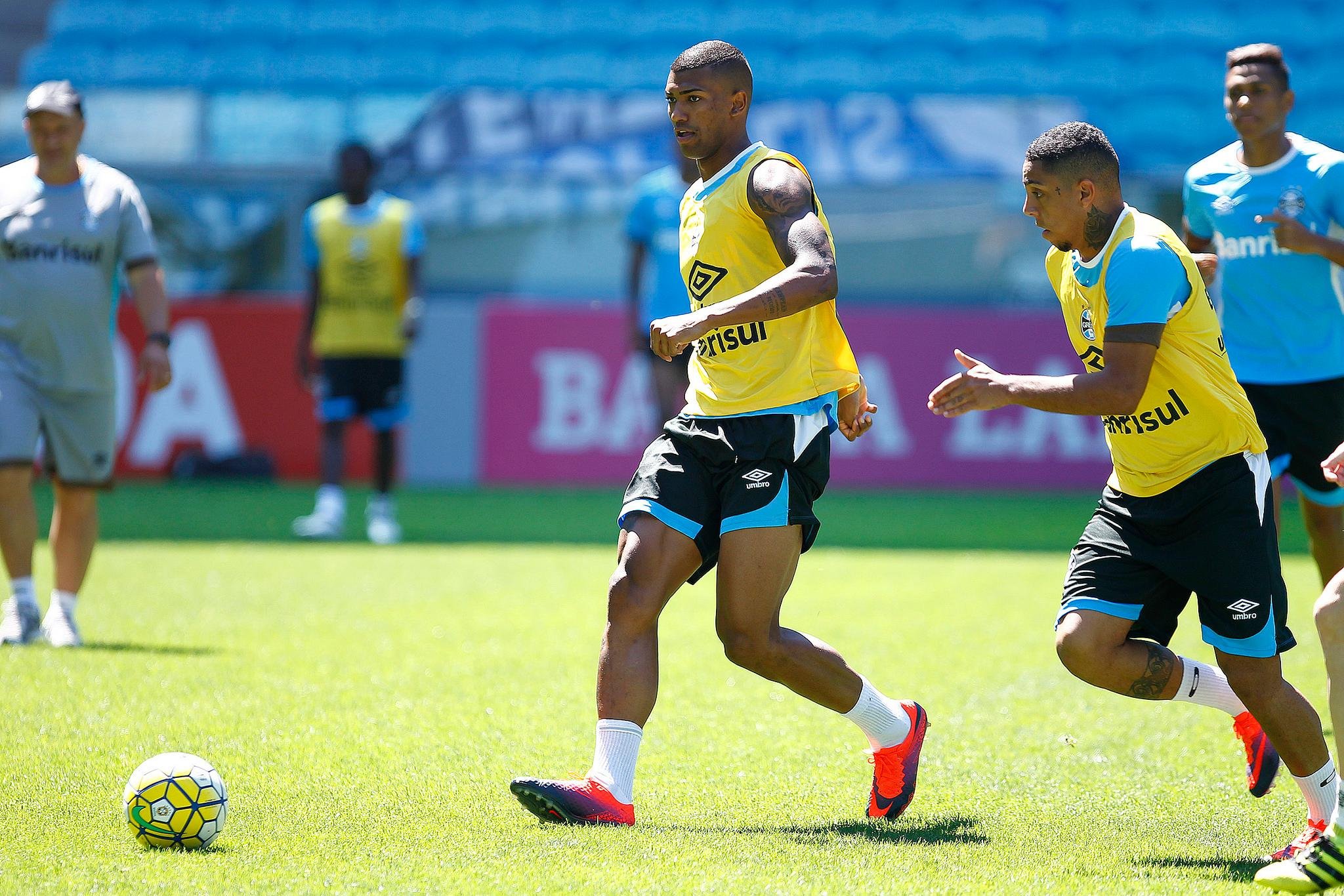 Walace deve ser um dos titulares em campo contra o Sport
