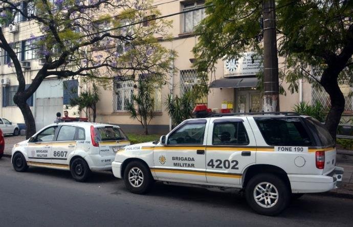 Presos est&atilde;o sem higiene em celas de delegacias h&aacute; mais de 10 dias em Porto Alegre