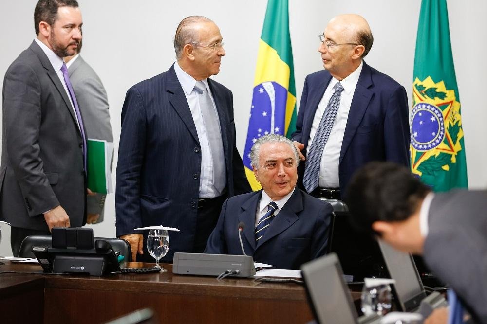 Presidente Michel Temer durante reuni&atilde;o sobre obras inacabadas
