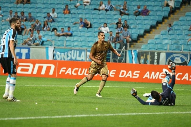 Goleiro do Gr&ecirc;mio pediu foco redobrado para restante da temporada