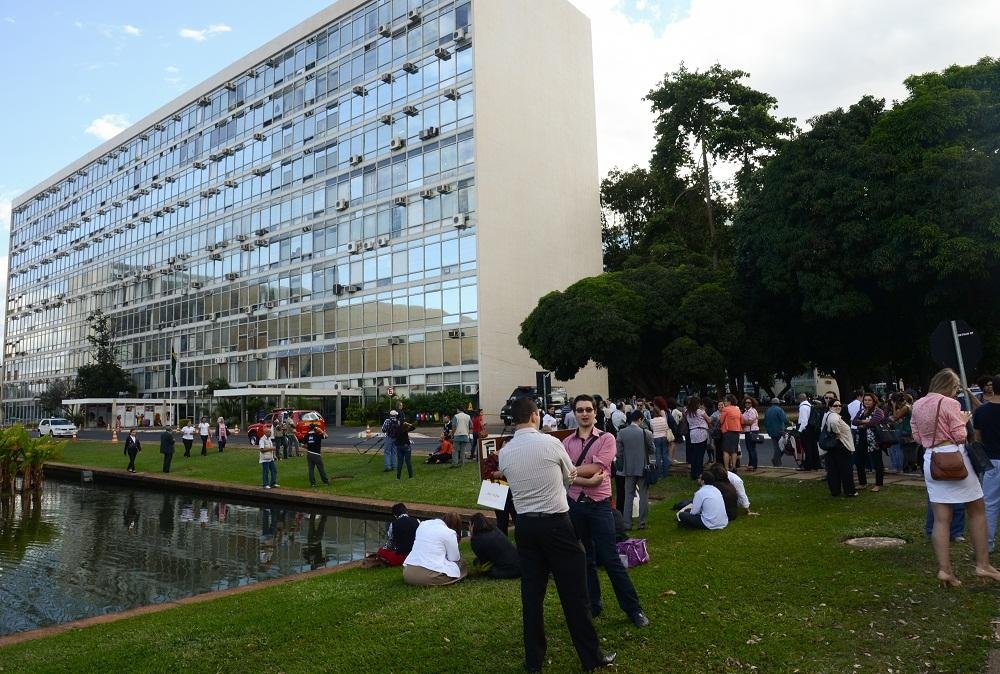 Minist&eacute;rio da Sa&uacute;de anuncia mil vagas para brasileiros no Mais M&eacute;dicos
