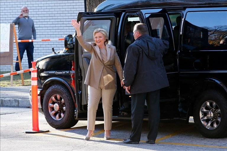 Mulheres criaram grupo para apoiar Hillary e fizeram sucesso no Facebook