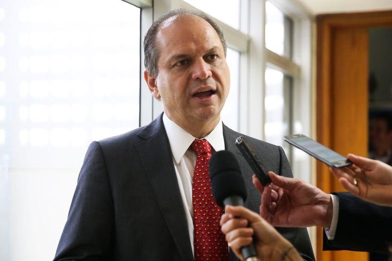 Ministro convoca farmac&ecirc;uticas a propor formas de baratear rem&eacute;dios do SUS