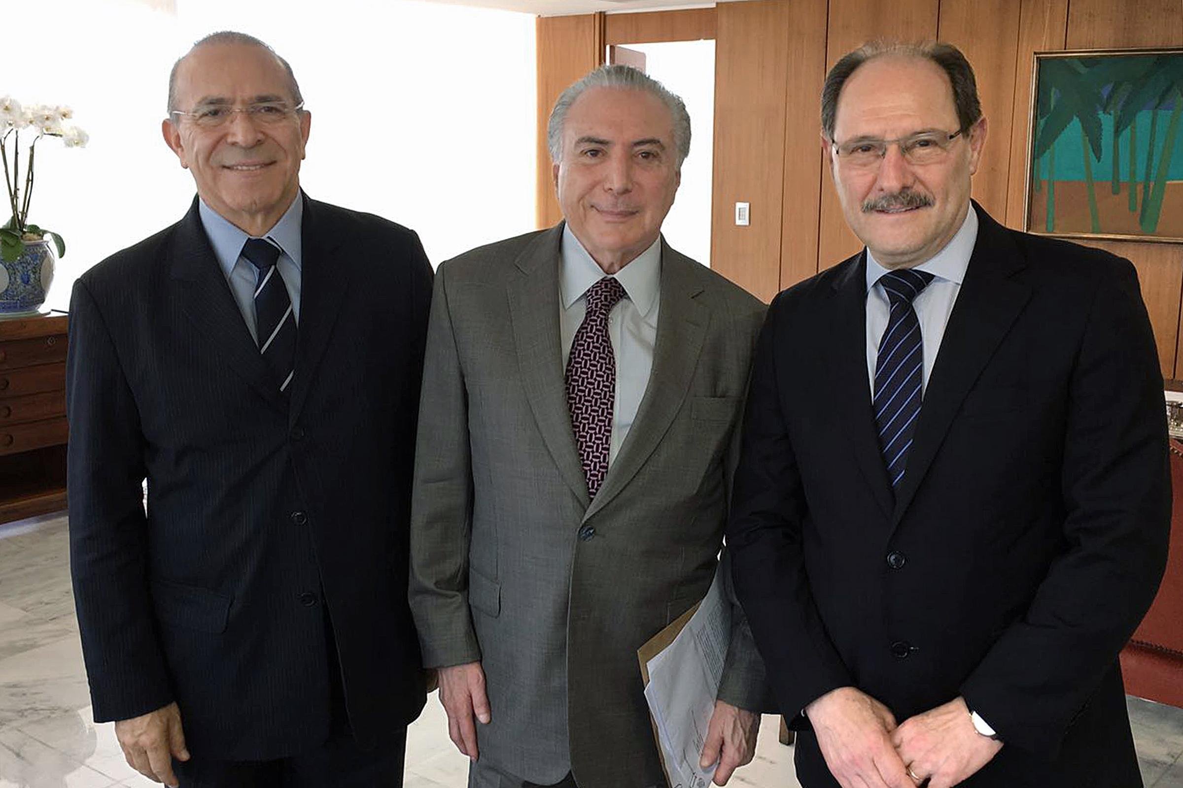 Governador se encontrou com Padilha e depois com Temer