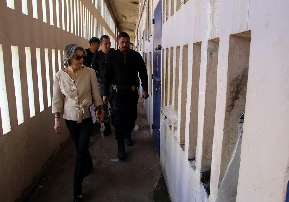 Ministra fez uma visita surpresa ao pres&iacute;dio do Distrito Federal no in&iacute;cio do m&ecirc;s