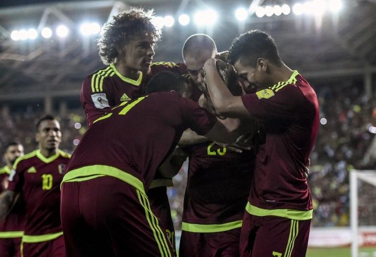 Equipe contou com noite inspirada de Josef Mart&iacute;nez, autor de tr&ecirc;s gols