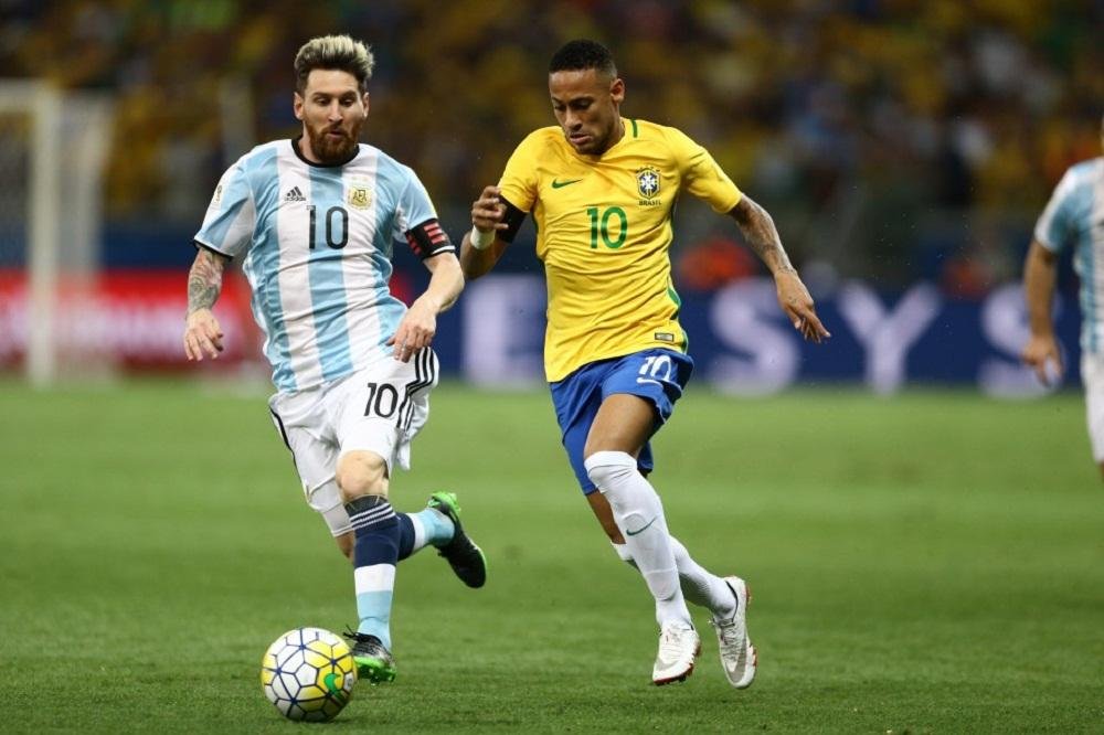 Neymar comemora gol de n&uacute;mero 50 pela Sele&ccedil;&atilde;o Brasileira