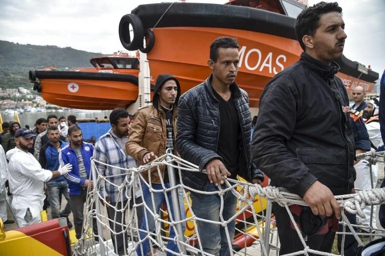 Cerca de 1,4 mil migrantes s&atilde;o resgatados no Mediterr&acirc;neo neste s&aacute;bado