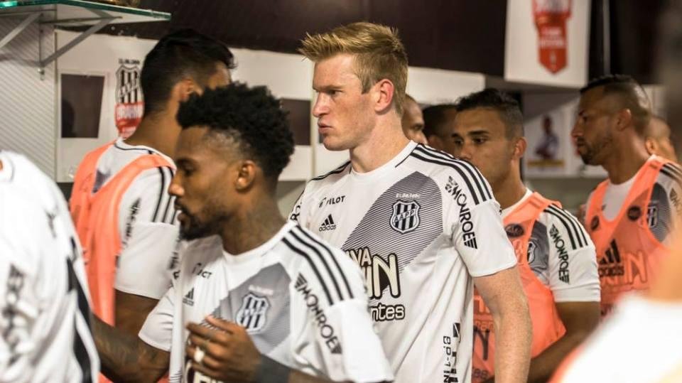 Douglas Grolli &eacute; ex-jogador do Gr&ecirc;mio e atualmente joga pela Ponte Preta