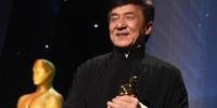 Jackie Chan foi homenageado pela Academia de Artes e Ciências Cinematográficas nesse sábado