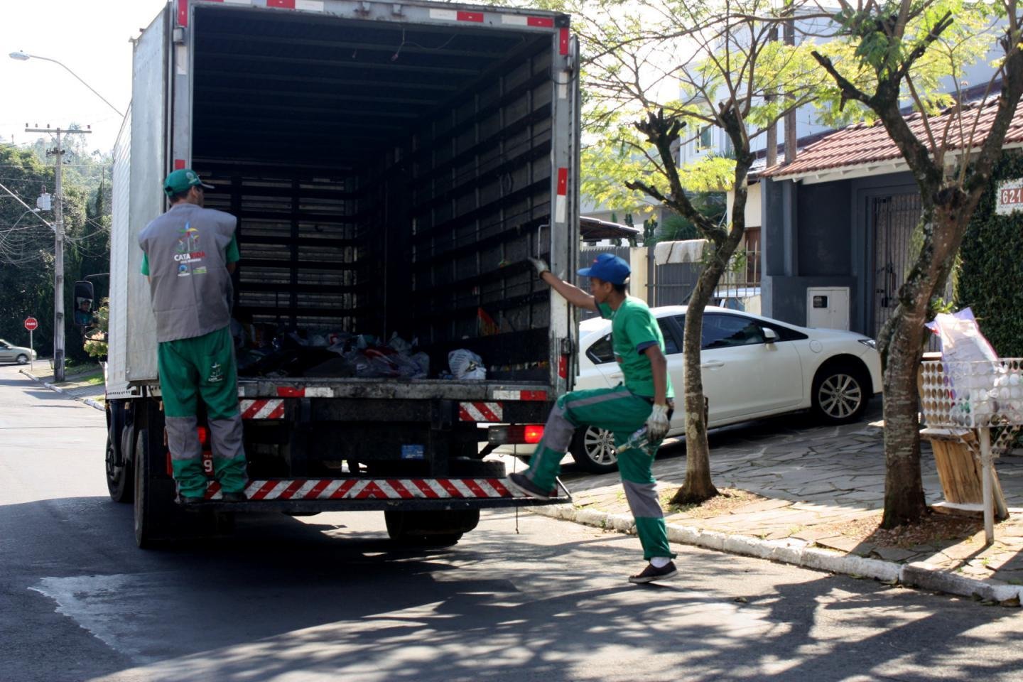 Ap&oacute;s cinco dias, coleta de lixo &eacute; normalizada em Novo Hamburgo