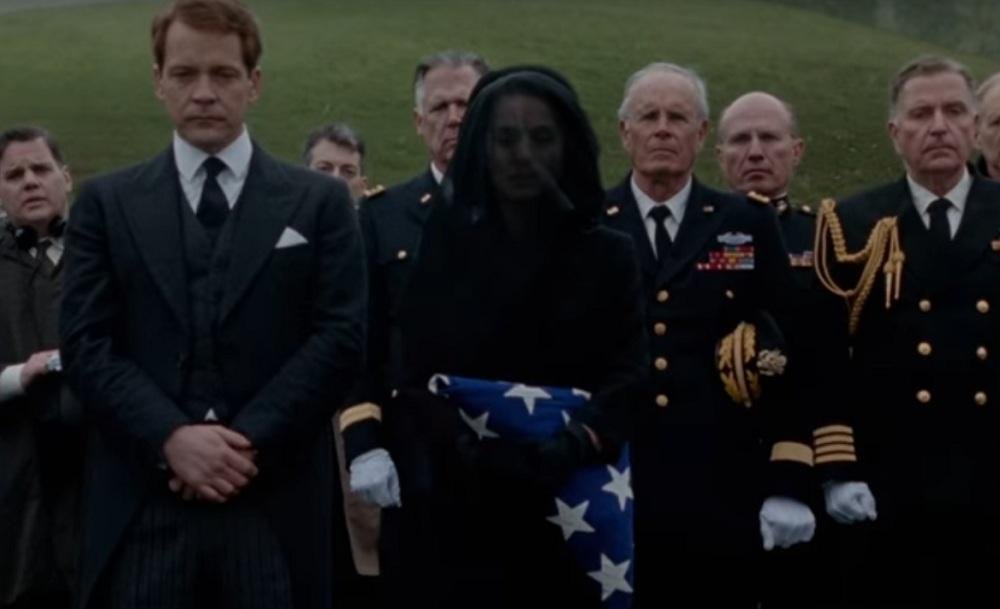 Natalie Portman interpreta a ex-primeira dama Jackie Kennedy ap&oacute;s morte do marido nos anos 1960