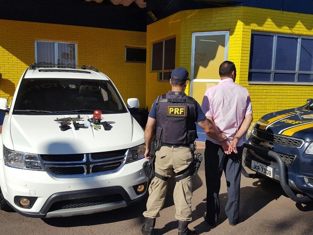 Empres&aacute;rio foi preso ap&oacute;s tentar se passar por policial federal