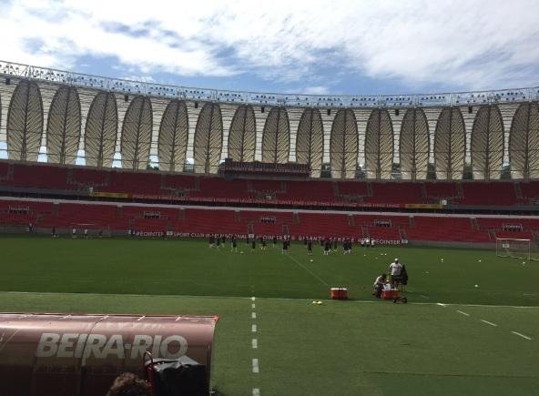 Vitinho participa de aquecimento e deve ser titular contra Ponte Preta