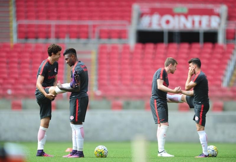 Rodrigo Dourado e Vitinho dever&atilde;o ser titulares do Inter