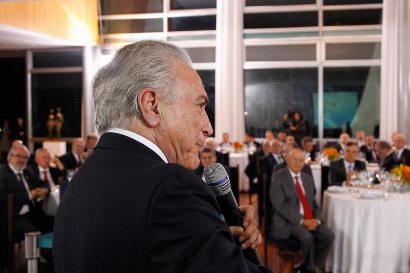 Presidente promove jantar para angariar apoio &agrave; PEC do teto de gastos