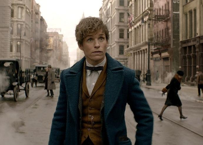 Eddie Redmayne &eacute; Newt Scamander em "Animais Fant&aacute;sticos e Onde Habitam"