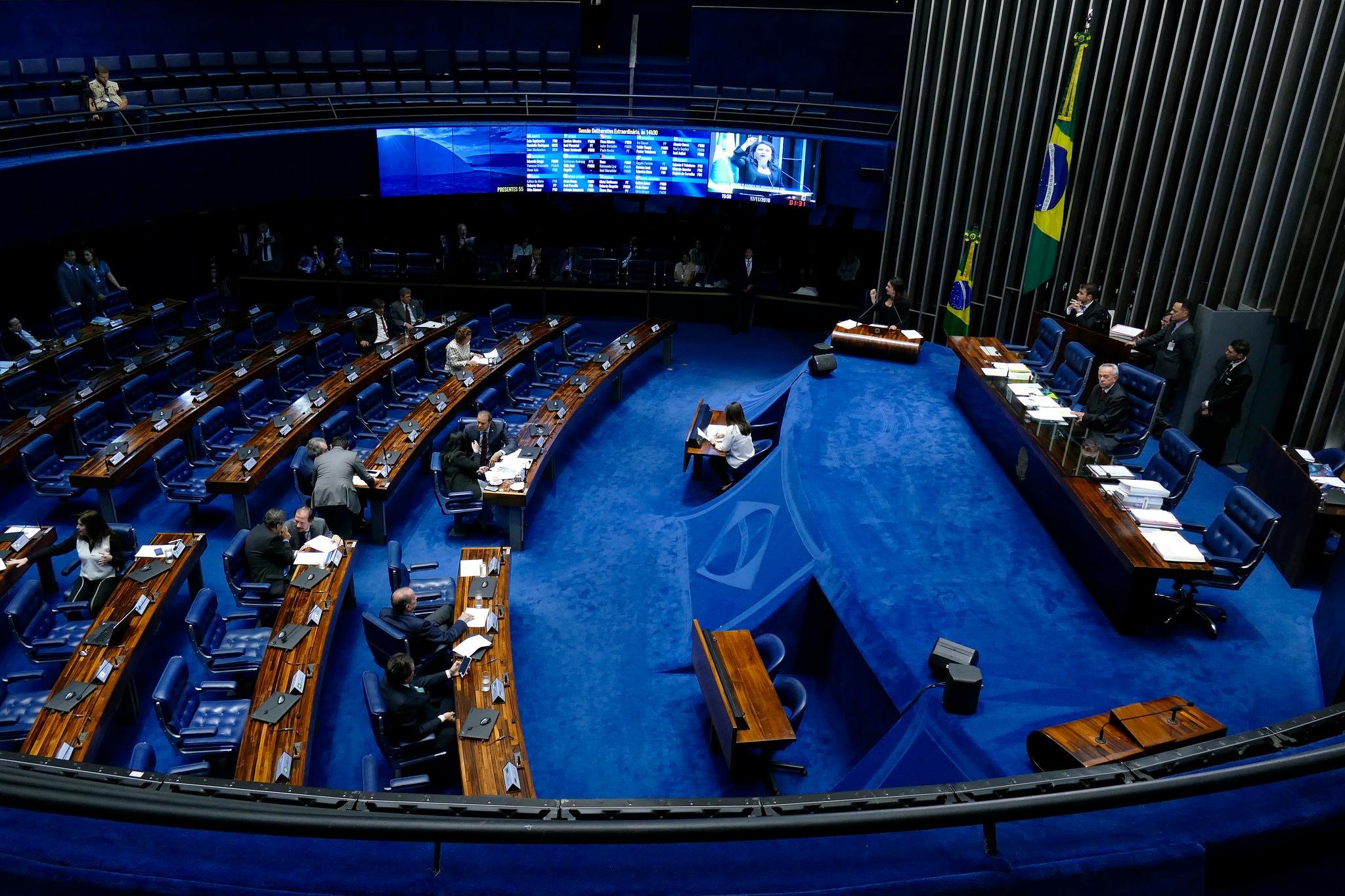 Parlamentares dizem que a medida "estrangula" a independ&ecirc;ncia financeira do Legislativo e do Judici&aacute;rio