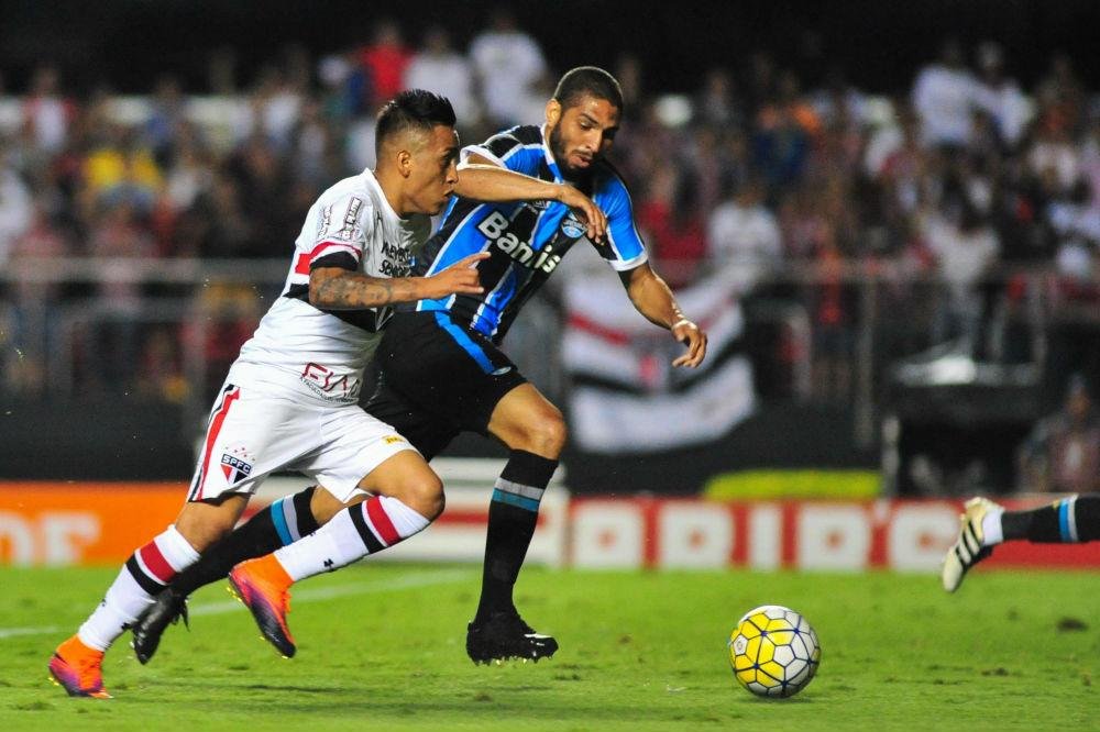 Gr&ecirc;mio cresceu no segundo tempo, mas n&atilde;o conseguiu sair com a vit&oacute;ria no Morumbi