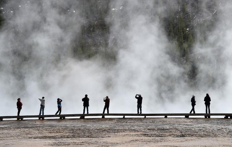 Jovem cai em &aacute;guas termais do Parque Yellowstone e corpo &eacute; dissolvido