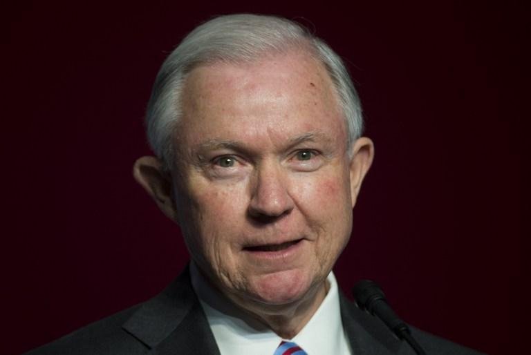Chefe do departamento de Justi&ccedil;a, Jeff Sessions, causou pol&ecirc;mica por declara&ccedil;&otilde;es racistas no passado