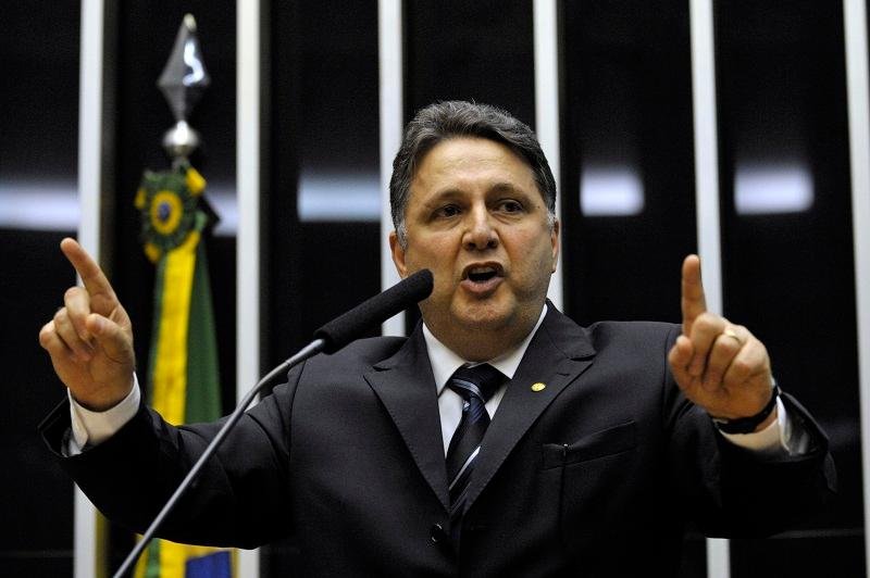 Luciana L&oacute;ssio acolheu pedido dos advogados do ex-governador e ordenou sua remo&ccedil;&atilde;o para um hospital