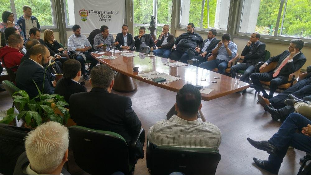 Situa&ccedil;&atilde;o financeira da prefeitura pautou reuni&atilde;o