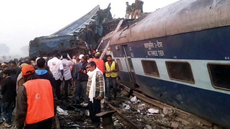 Acidente de trem deixa 96 mortos na regi&atilde;o norte da &Iacute;ndia