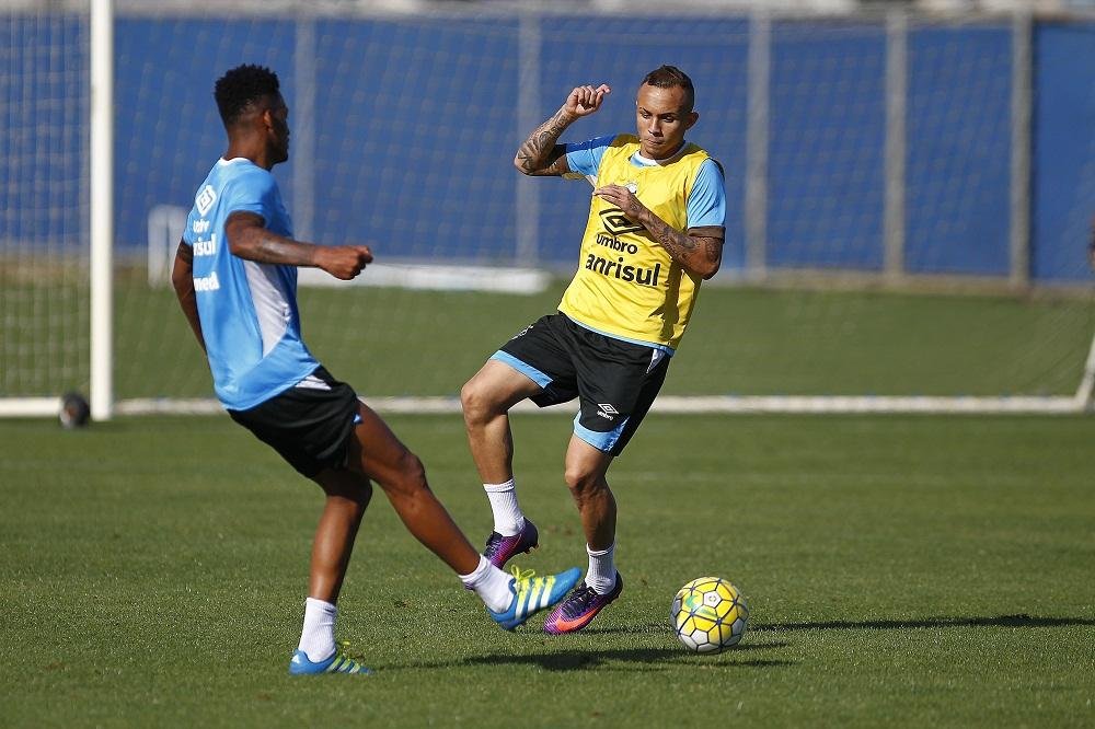Atacante Everton deve receber oportunidade desde in&iacute;cio da partida neste domingo na Arena