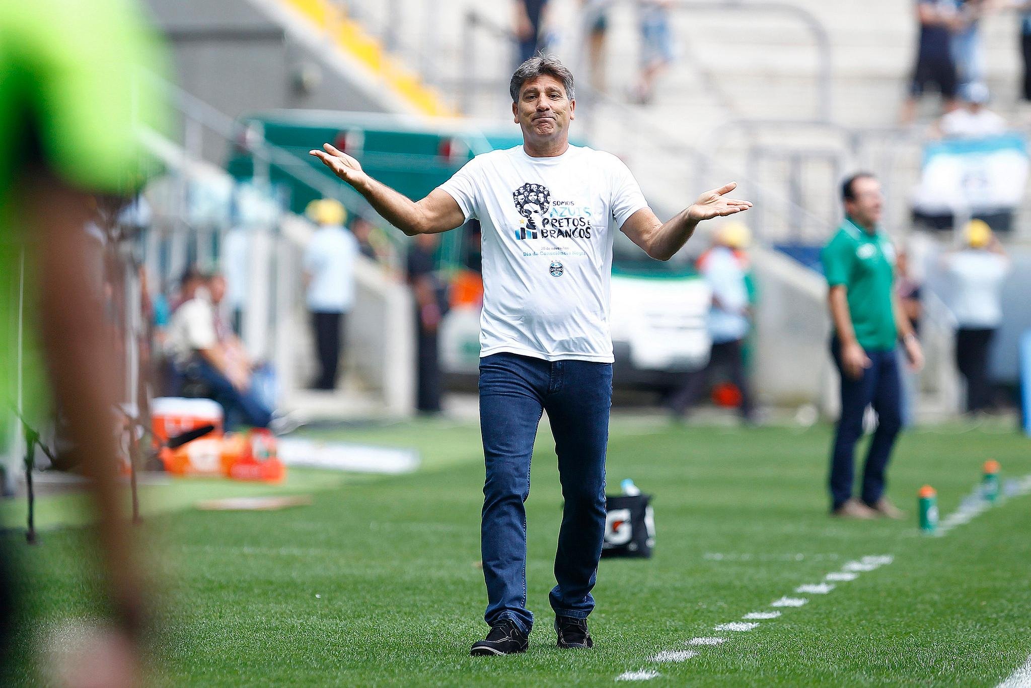 T&eacute;cnico salientou resposta dos garotos para valorizar a camisa do Gr&ecirc;mio