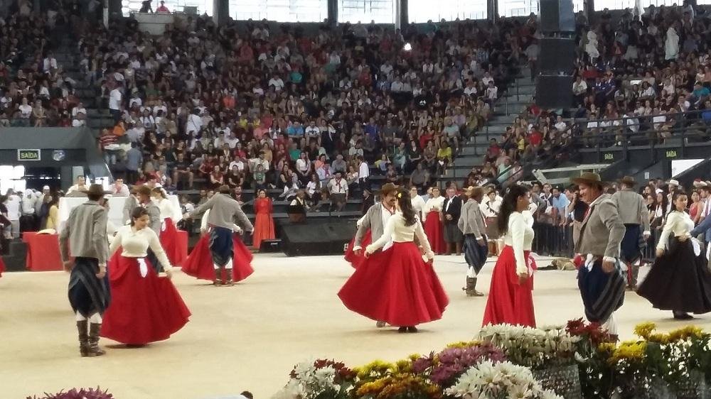 Cerca de 60 mil pessoas acompanharam as apresenta&ccedil;&otilde;es de dan&ccedil;a no encontro