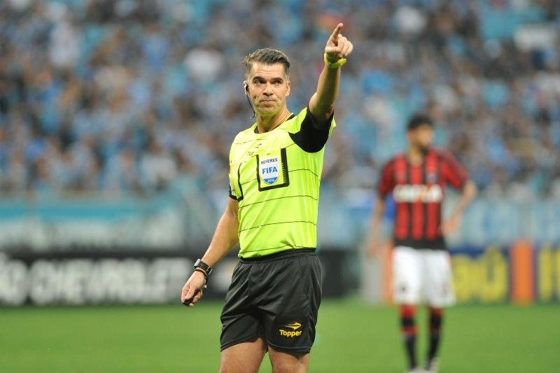 P&eacute;ricles Cortez ser&aacute; &aacute;rbitro de Atl&eacute;tico-MG x Gr&ecirc;mio 