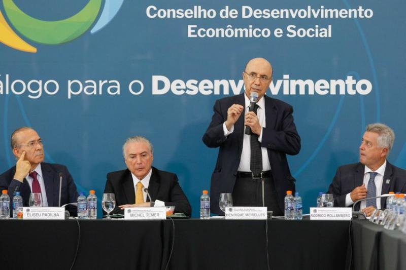 Governo enfrenta quest&atilde;o fiscal com transpar&ecirc;ncia, diz Meirelles