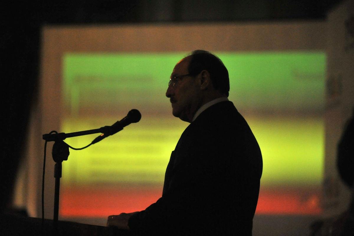 Governador anunciou medidas nesta segunda-feira