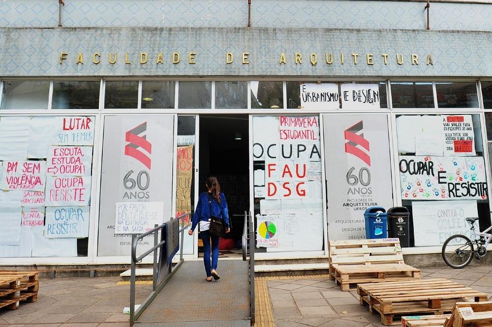 Estudantes afirmam  que Universidade &eacute; principal local de luta 