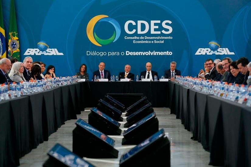 Previs&atilde;o inicial de alta de 1,6% no ano que vem caiu para 1%