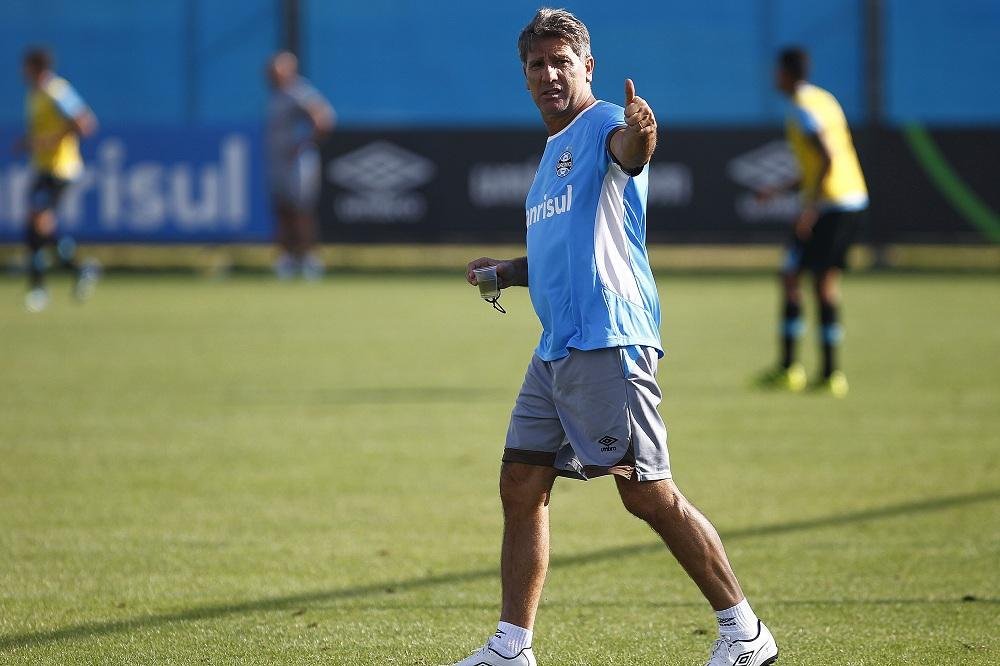 Renato ter&aacute; todos titulares &agrave; disposi&ccedil;&atilde;o e poder&aacute; repetir a escala&ccedil;&atilde;o pelo terceiro jogo consecutivo na Copa do Brasil