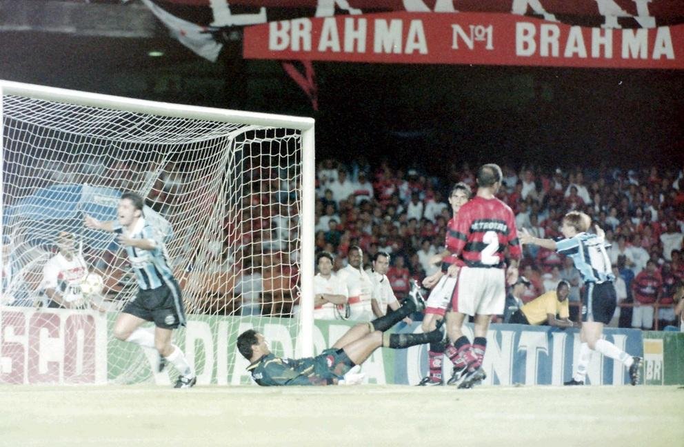 Gol do t&iacute;tulo saiu aos 34 do segundo tempo, diante de 95 mil flamenguistas 