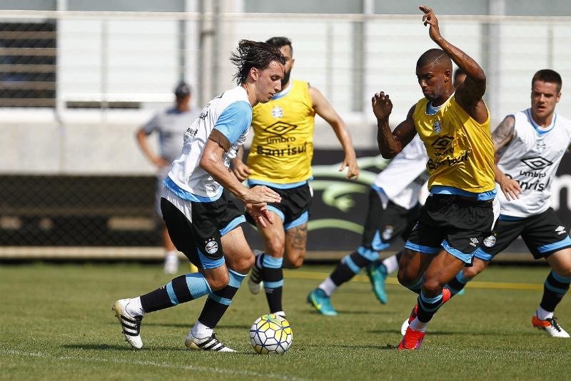 Zagueiro do Gr&ecirc;mio chegou a ser d&uacute;vida