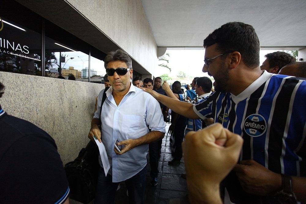 Romildo exalta objetividade do t&eacute;cnico Renato Portaluppi